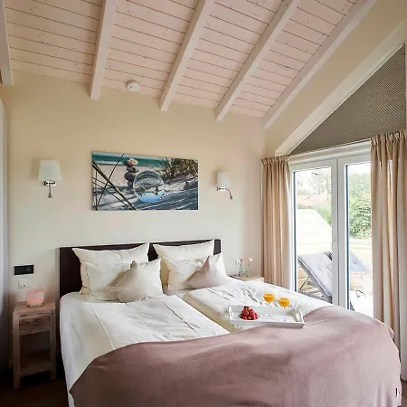 Holiday home Luxuswellnesshaus Bootshus *