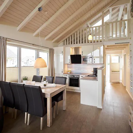 Luxuswellnesshaus Bootshus بيت للعطل *