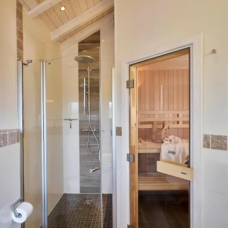別荘 Luxuswellnesshaus Bootshus Bliesdorf