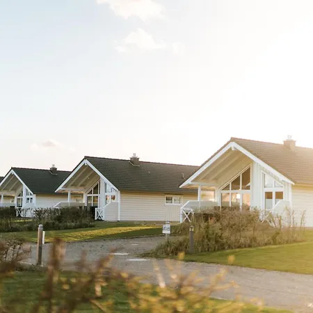 Ferienhaus Luxuswellnesshaus Bootshus Bliesdorf