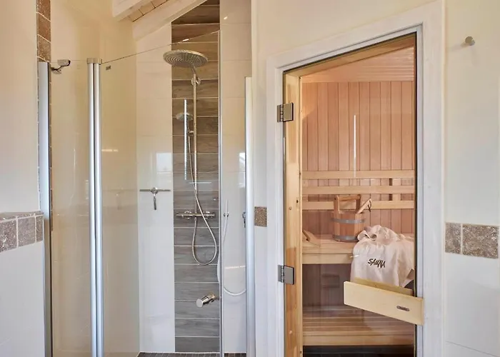 Semesterbostad Luxuswellnesshaus Bootshus Bliesdorf